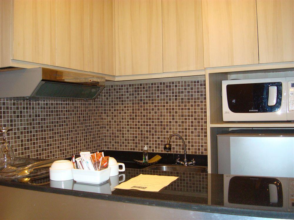 Ap Suite Apartment Kuta Lombok Esterno foto
