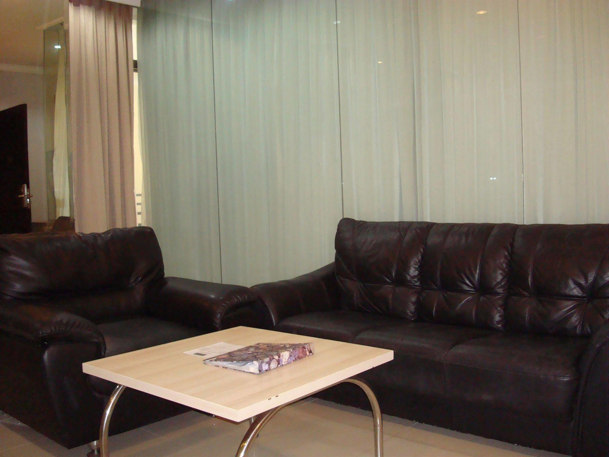 Ap Suite Apartment Kuta Lombok Esterno foto