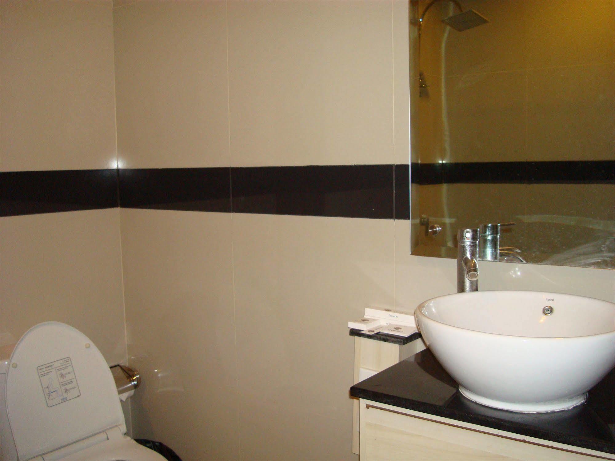 Ap Suite Apartment Kuta Lombok Esterno foto