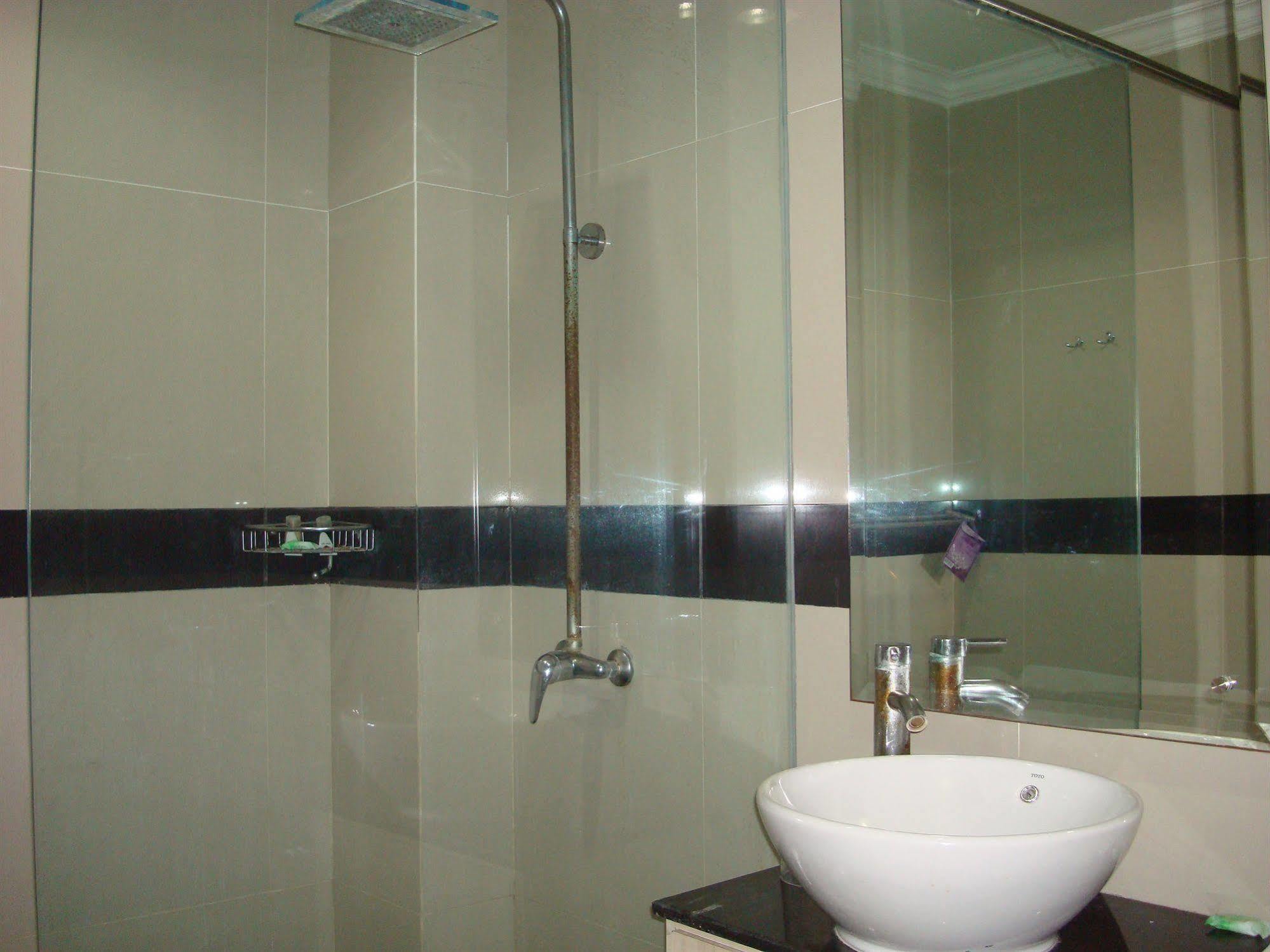 Ap Suite Apartment Kuta Lombok Esterno foto
